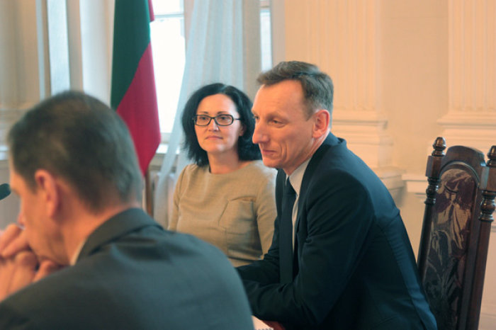 Diskutuota apie skaidrų bylų skirstymą