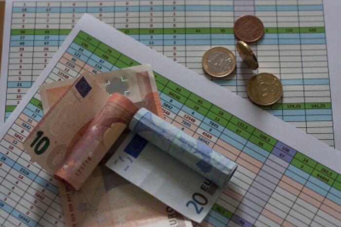 Ar taisyklinga „nusikaltimai finansams“?