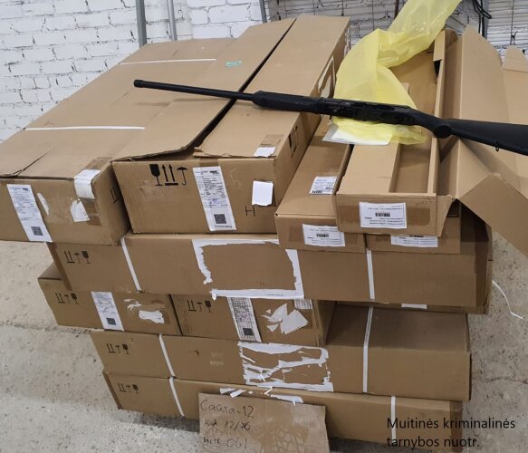 Lietuvos apeliacinis teismas: ginklais su Rusija prekiavusi bendrovė ir jos vadovas ne tik pažeidė tarptautines sankcijas, bet ir įvykdė kontrabandą