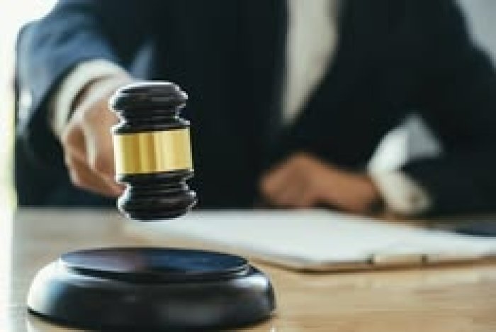 Ar taisyklingai vartojamas veiksmažodis „pagarsinti“ šiame sakinyje „Teismas pagarsino bylos medžiagą“? 